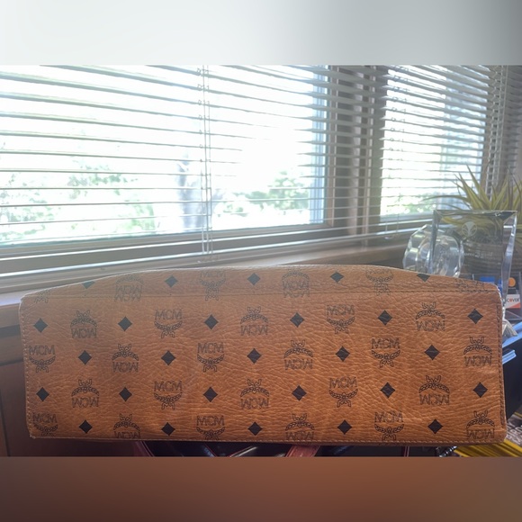 MCM CHAIN TOTE BAG - Picture 8 of 11